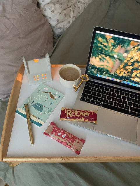 Baton BIO cu ciocolată albă și vișine – Roobar Vegan
