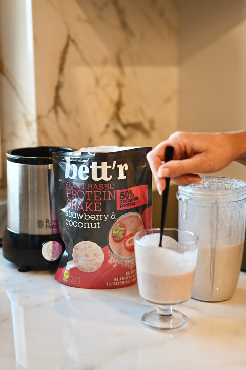 BIO Shake proteic cu căpșuni și cocos – 100% vegetal